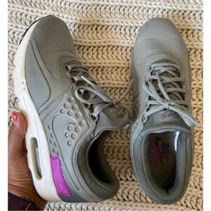 Nike AirMax Zero Premium sneakers men’s sz 8 (women’s 10)